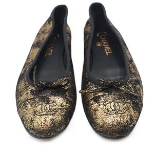 Chanel black and gold ballet flats